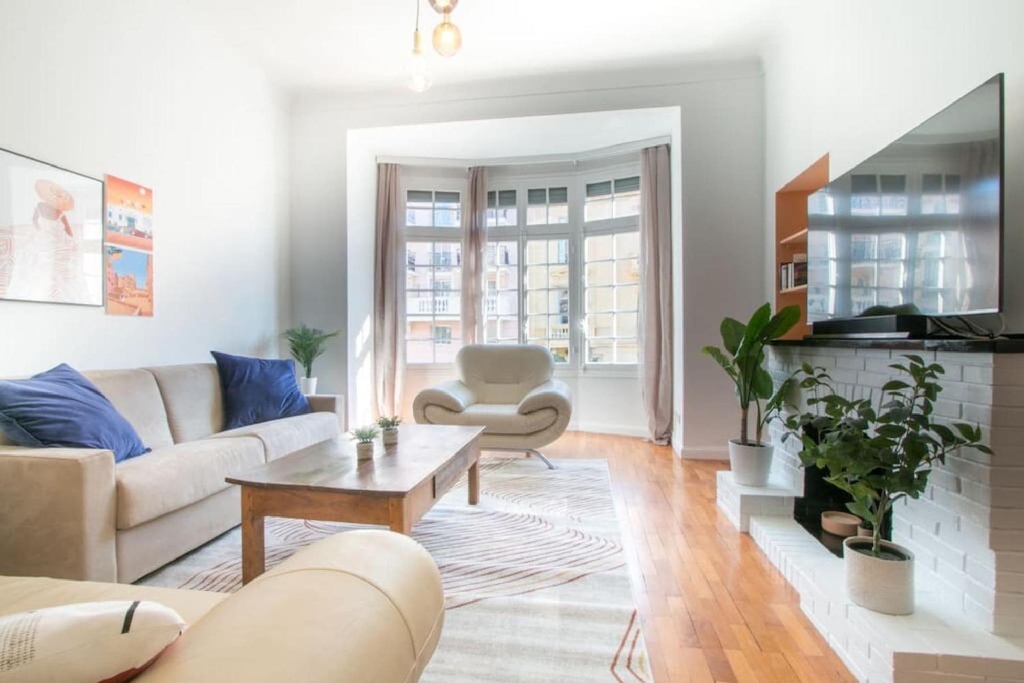 Spacious 2-Bedroom In The Centre Of Menton Exterior photo